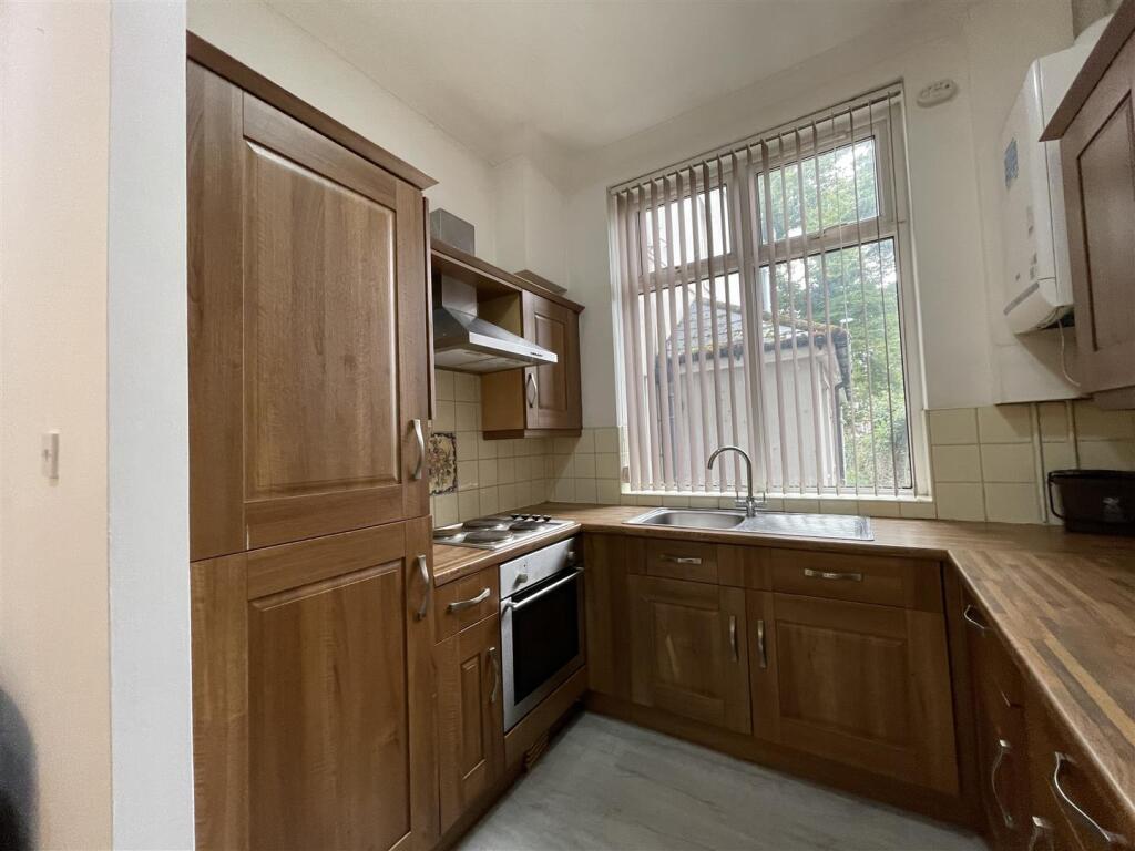 Apartment in Cardiff, Roath - View 4
