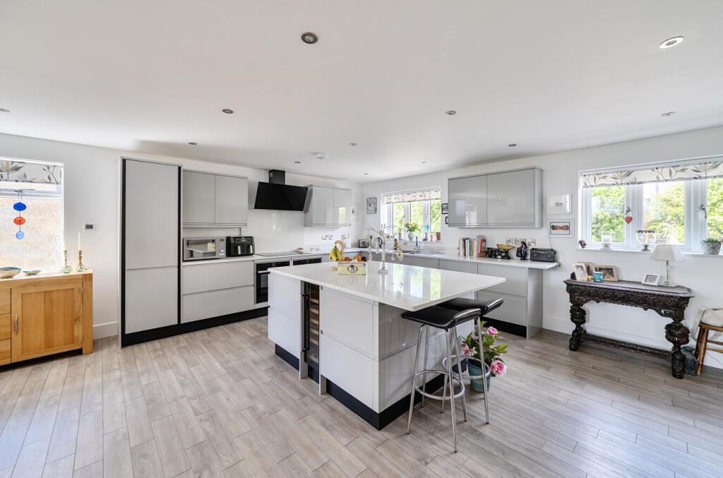 House in Taunton - View 4