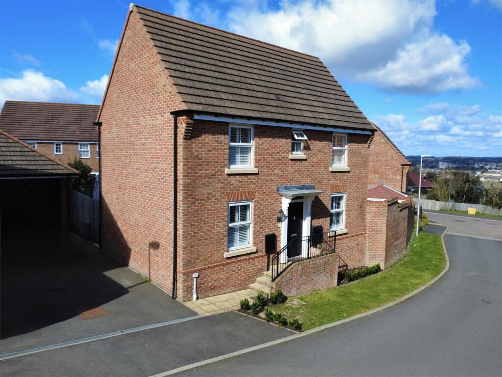 Main image of property: Great Crescent, Newbury