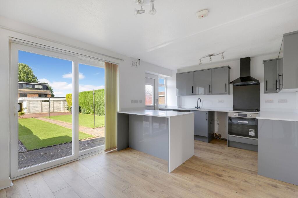 House in Gedling, Nottinghamshire - View 2