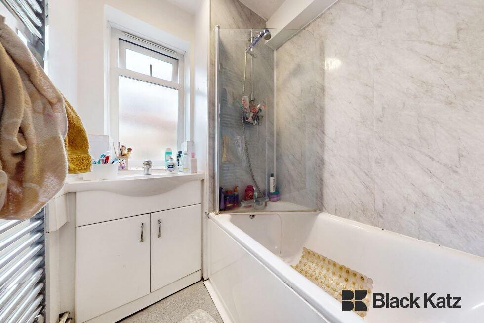 Apartment in London - View 3