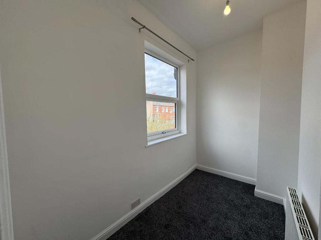 House in Wakefield - View 5