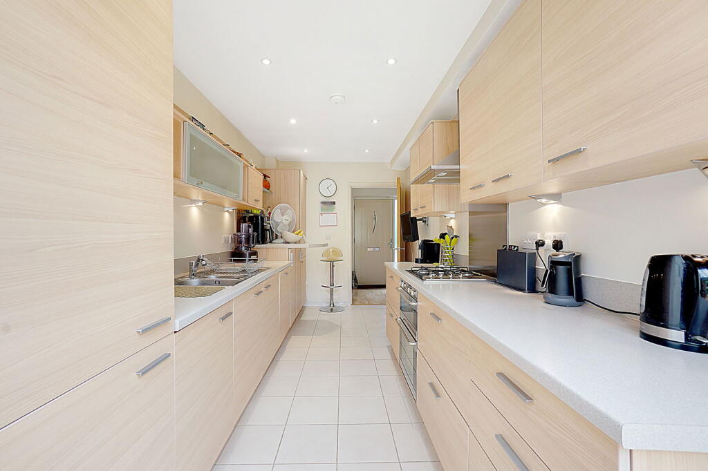 Northwood Drive, Waterstone Park, Greenhithe, DA9 9RG photo 4