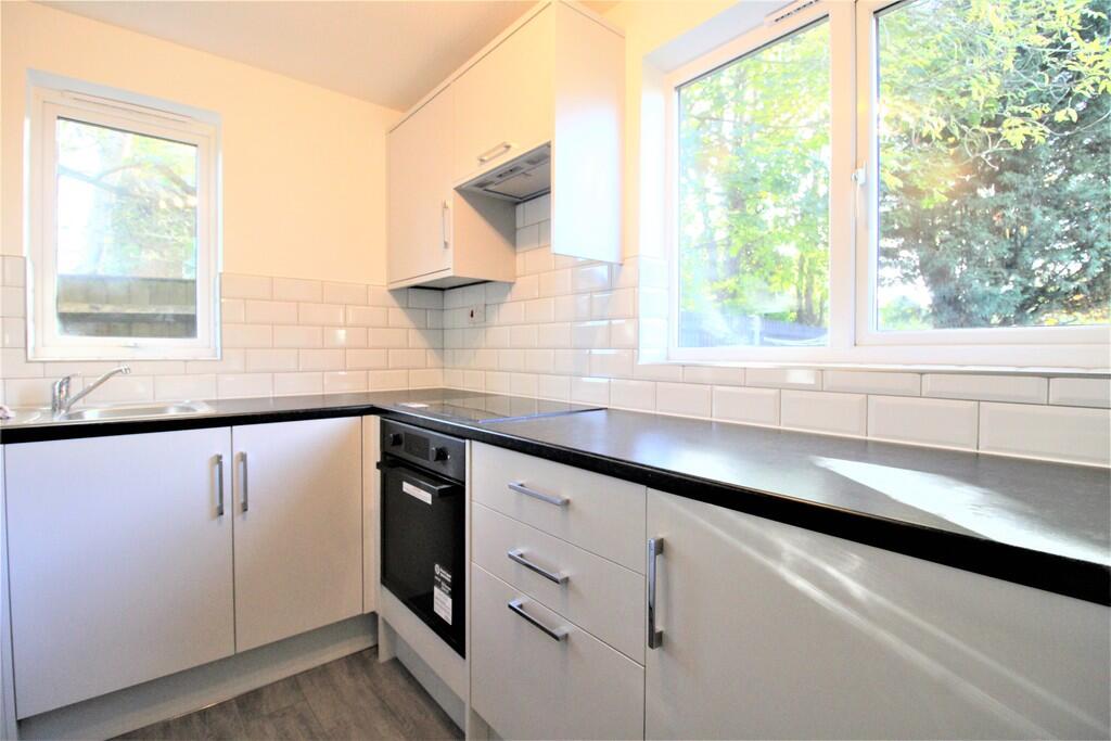 Apartment in Hatfield, Marshmoor, North Mymms - View 3