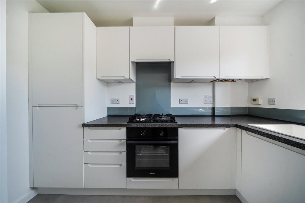 Apartment in Reading - View 5