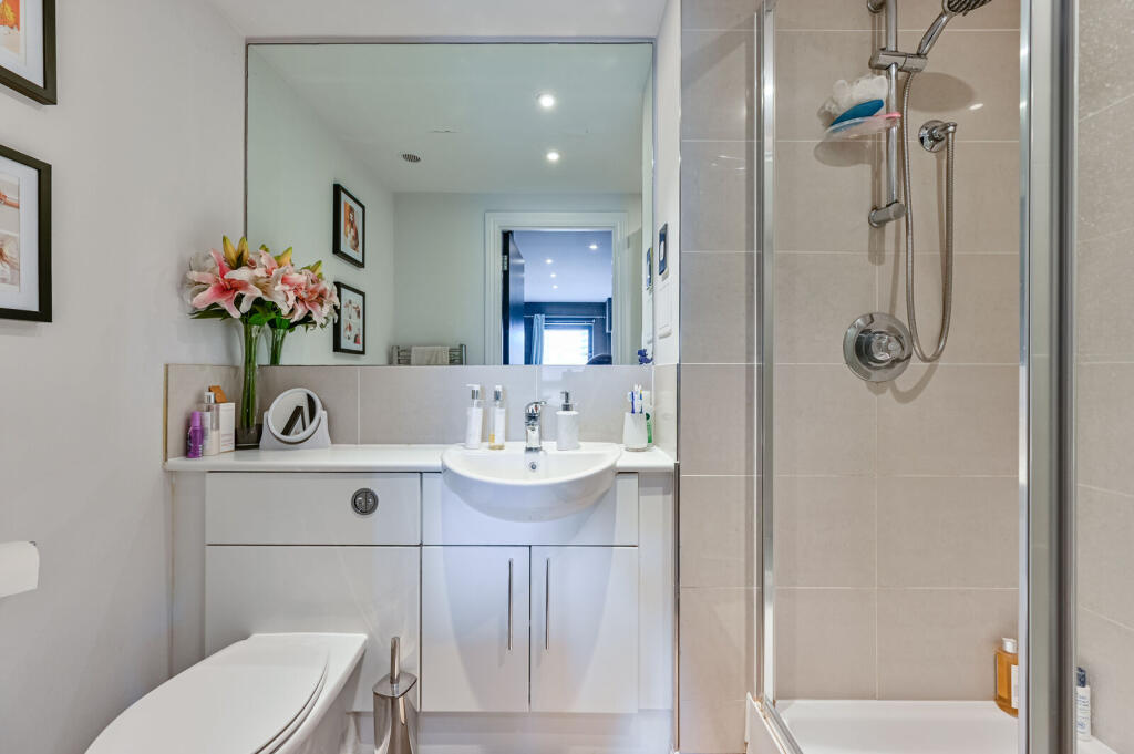Apartment in London - View 5
