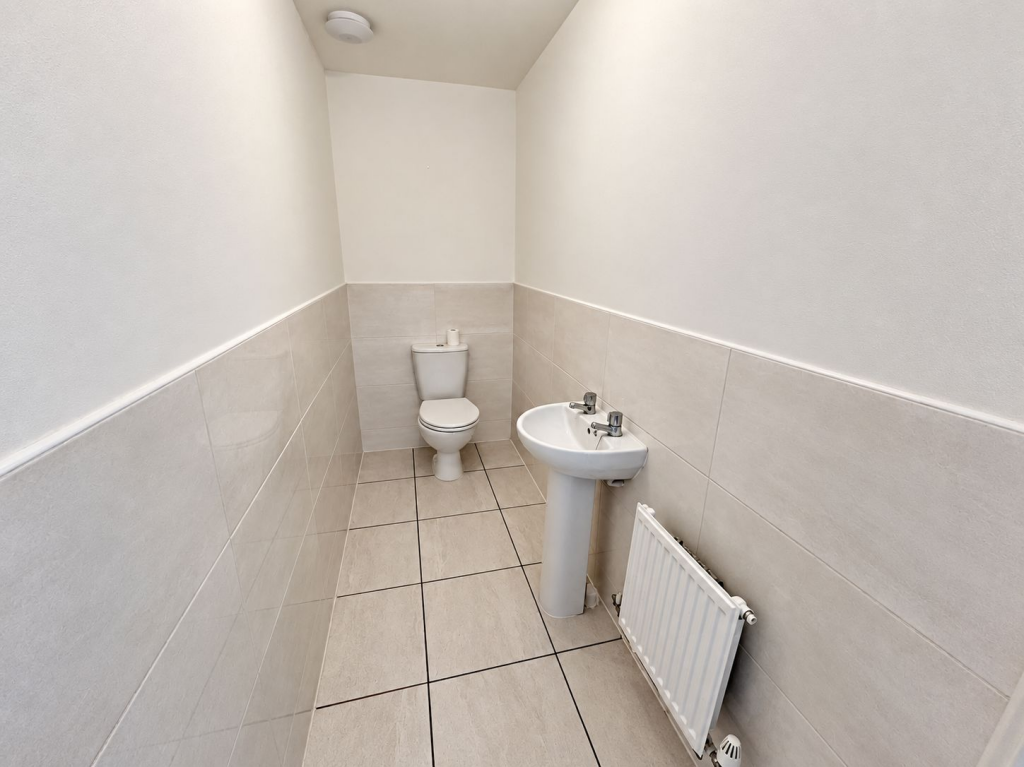 House in North Tyneside, Darsley Green, Benton - More
