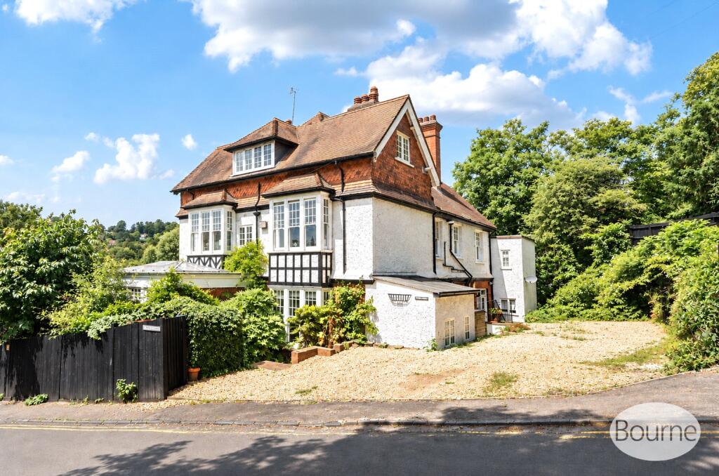 1-bed flat on Shalford Road, Guildford, Surrey, GU1, £300,000