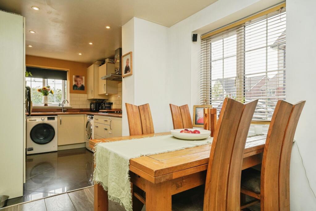 Bomford Way, Salford Priors, Evesham, Warwickshire, WR11 photo 4