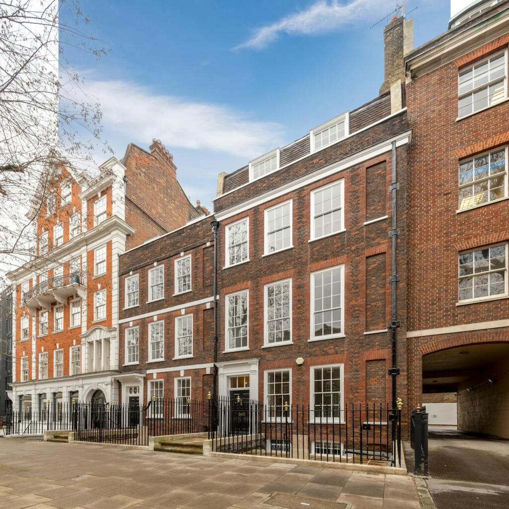 Main image of property: 42-43, Bedford Row, London, WC1R 4LL