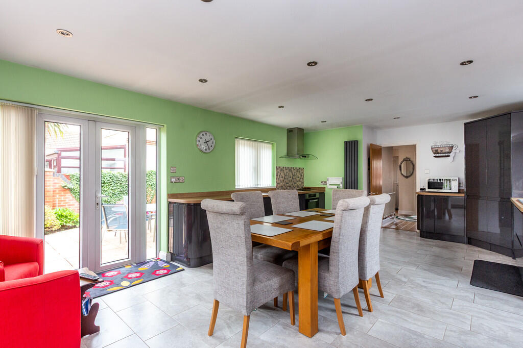 Woodland Road, Rushden photo 3