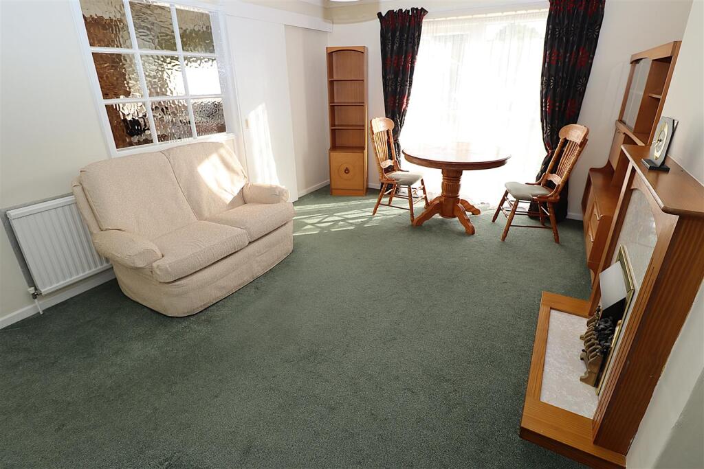 House in Gillingham, Medway - View 5