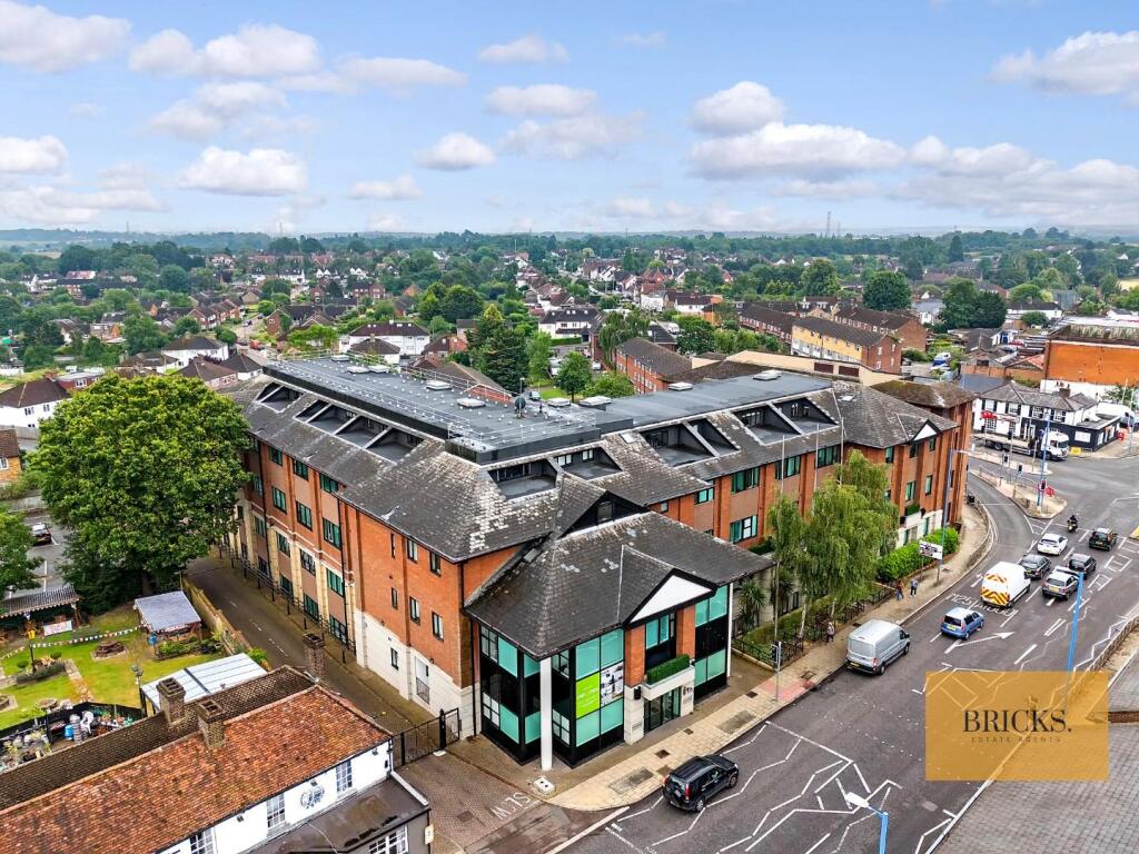 Main image of property: 73 Key Point, High Street, Potters Bar