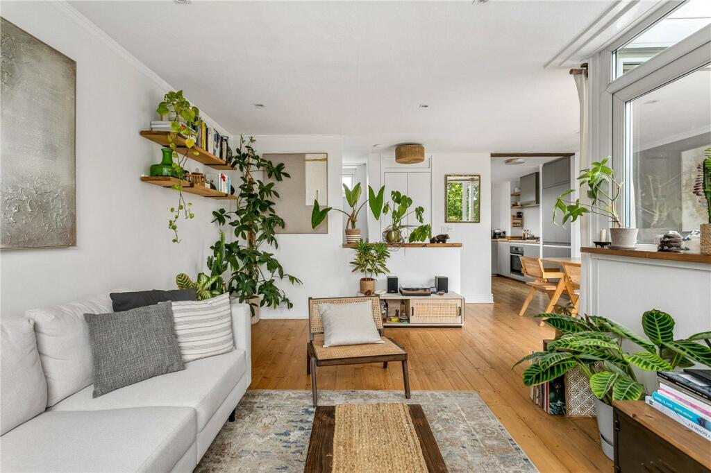 Hedingham Close, London, N1 - View 2