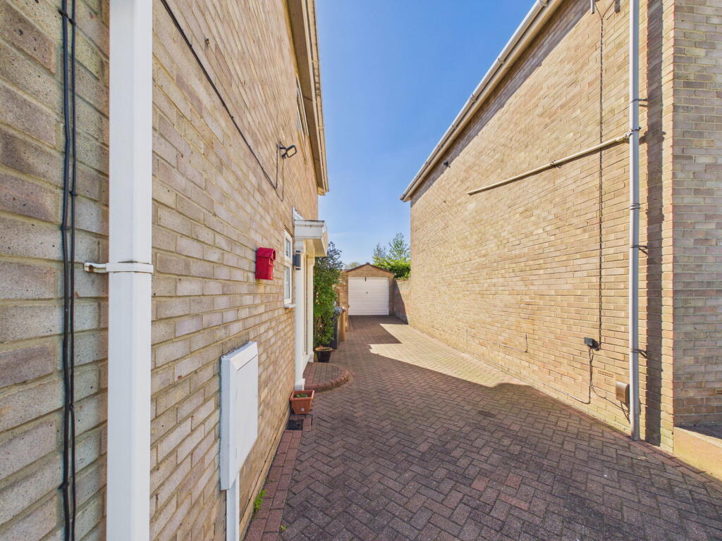 Grange Wood,Coulby Newham,Middlesbrough,TS8 0RT photo 4