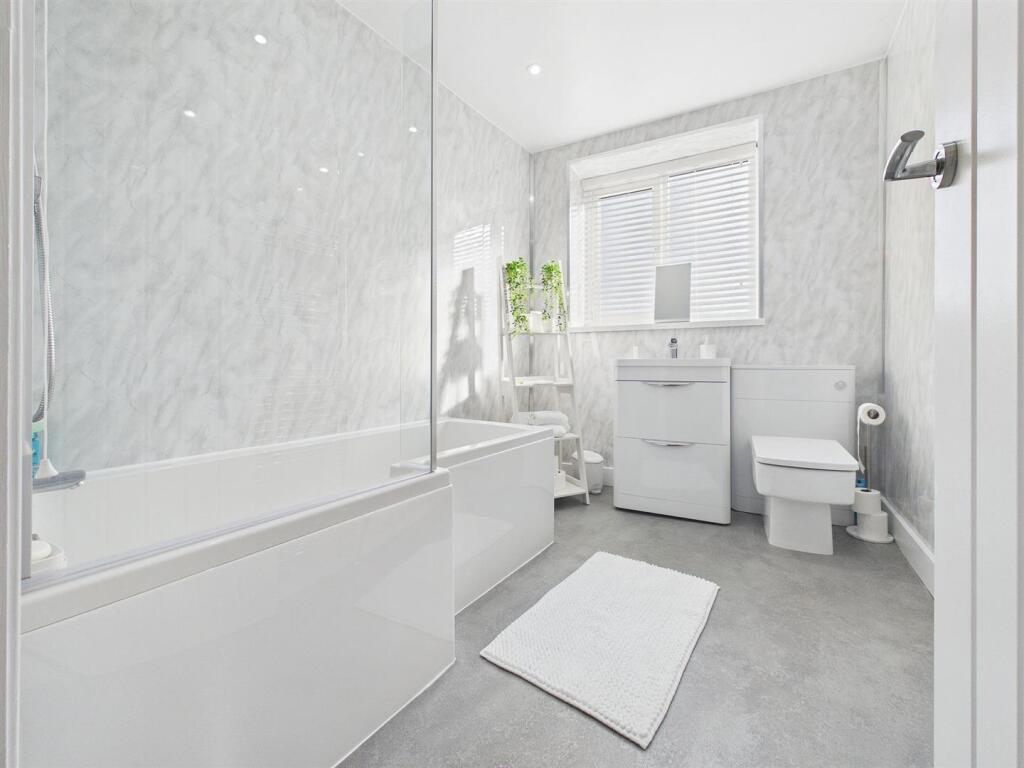 House in Newcastle upon Tyne - View 4