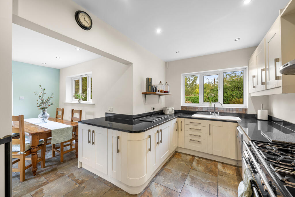 House in Lincoln - View 4