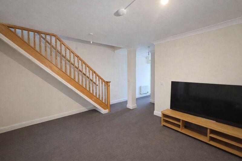 Wycliffe Road, Winton photo 3