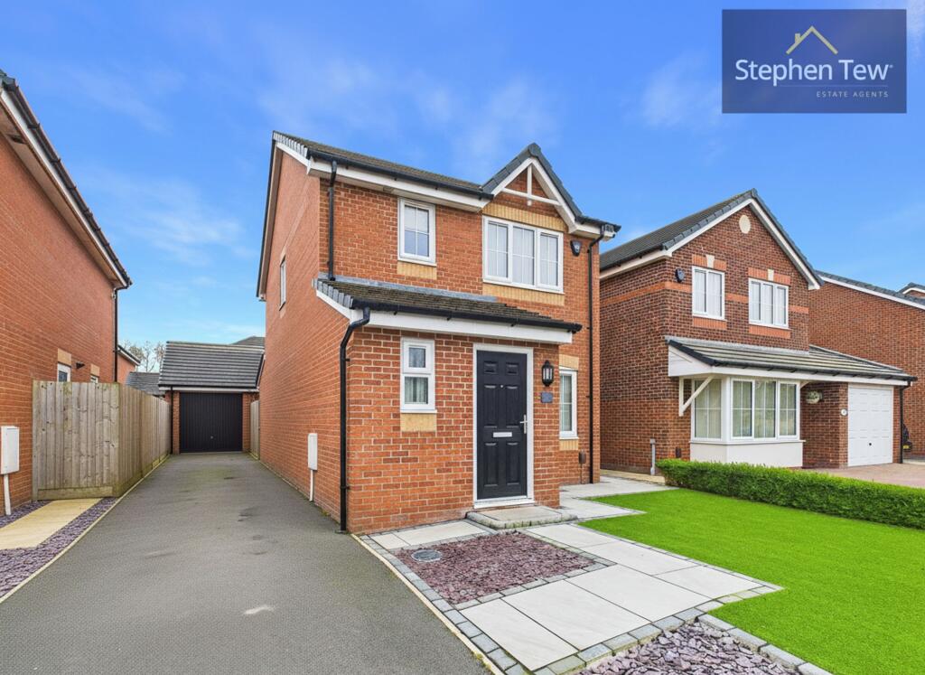 3-bed detached on Moss House Road, Blackpool, FY4, £250,000