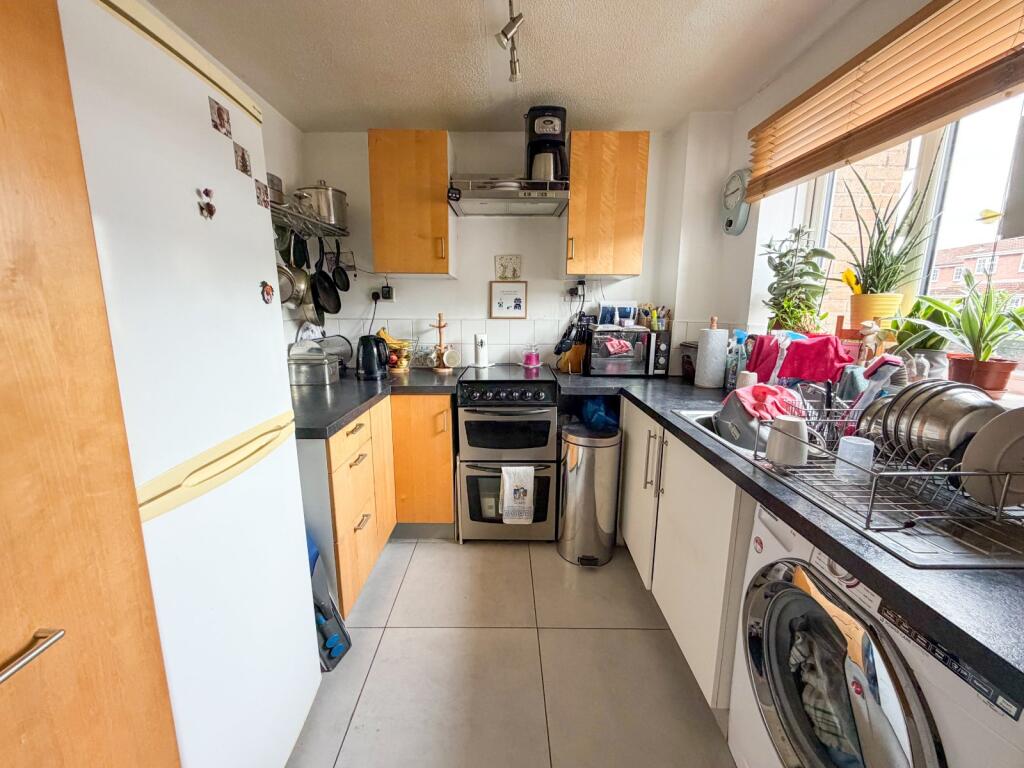 Cunningham Road, Burnham-on-Sea, Somerset, TA8 photo 4