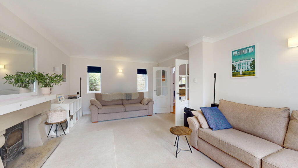 House in Leeds, Lawnswood, Adel - More