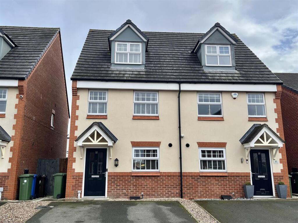 Main image of property: Eason Way, Ashton-Under-Lyne