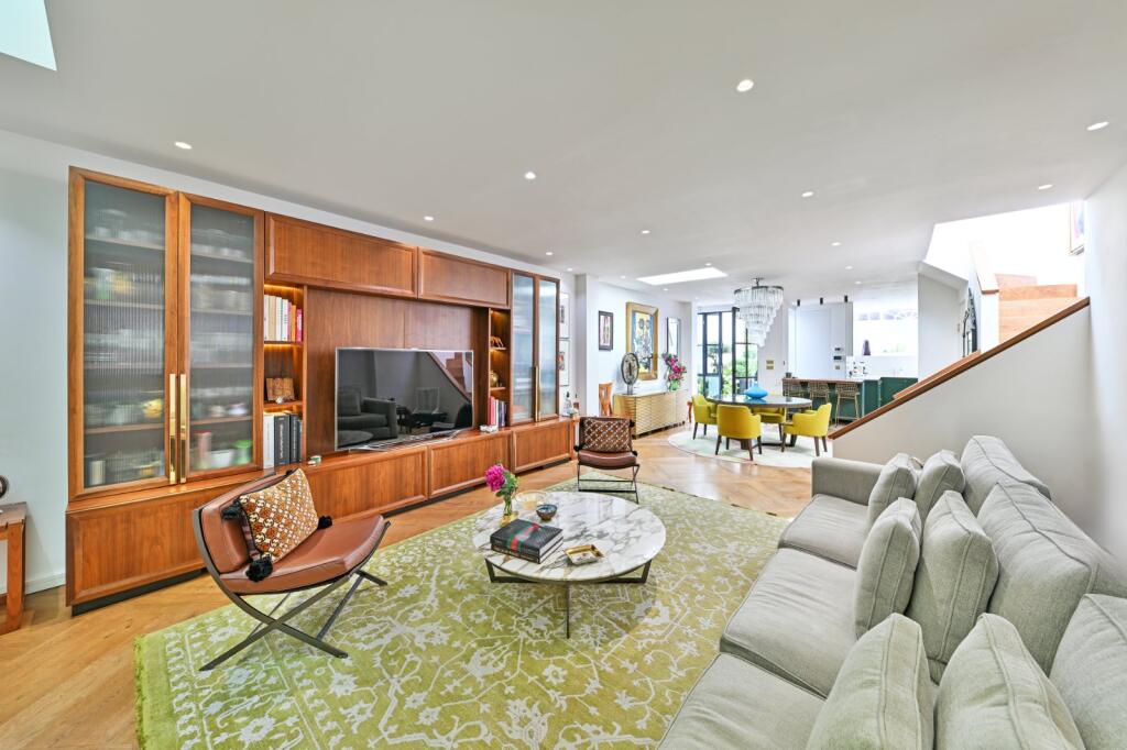 Main image of property: Elm Park Road, Chelsea, London