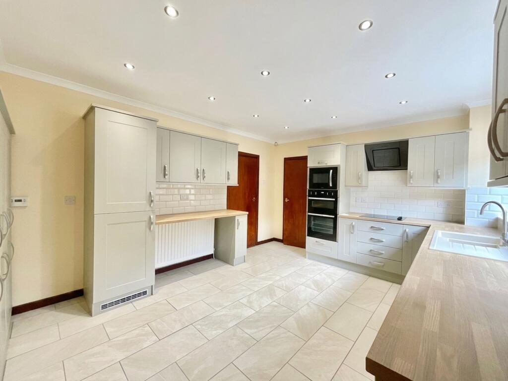 House in Stoke-on-Trent - View 3