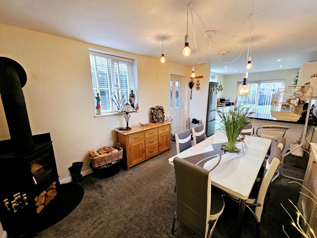 House in Scarborough, South Cliff - View 2