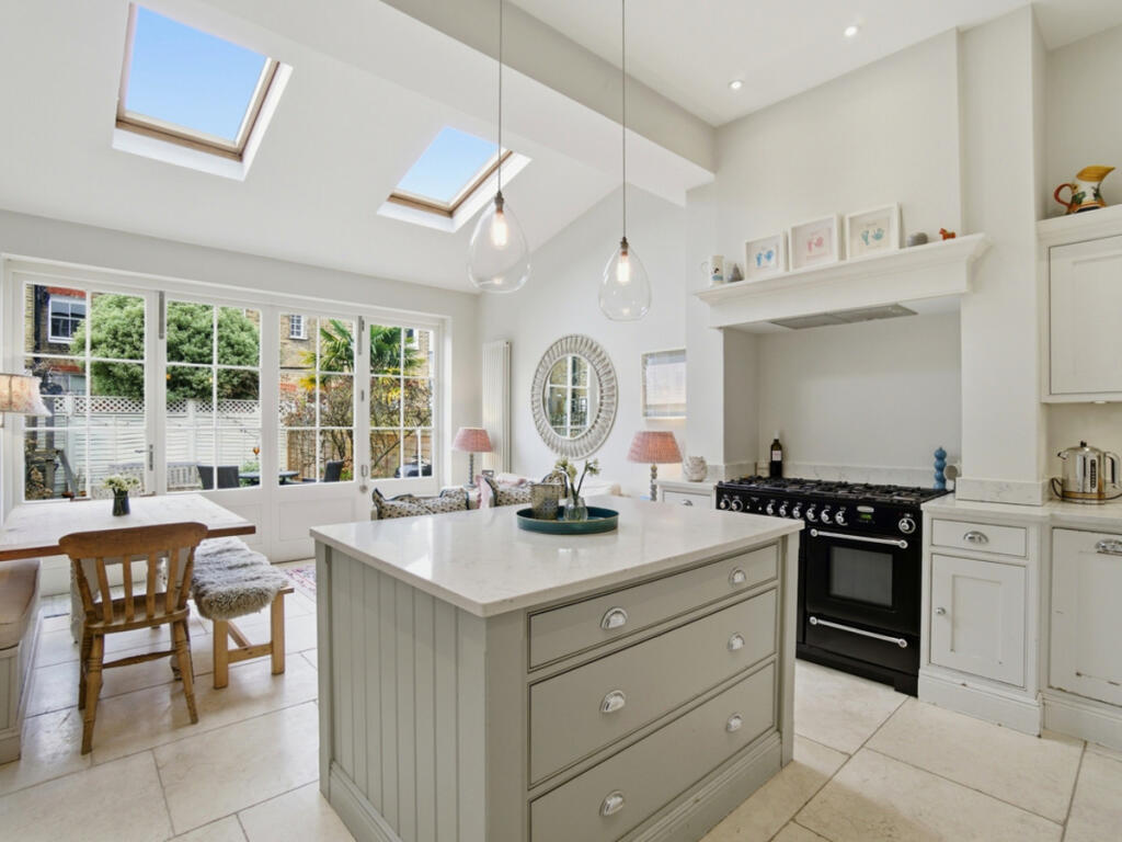 Ravensbury Road, London, SW18 photo 2