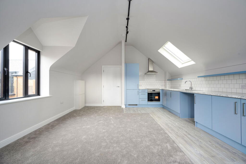 Connaught Place, Brockenhurst, SO40 photo 3