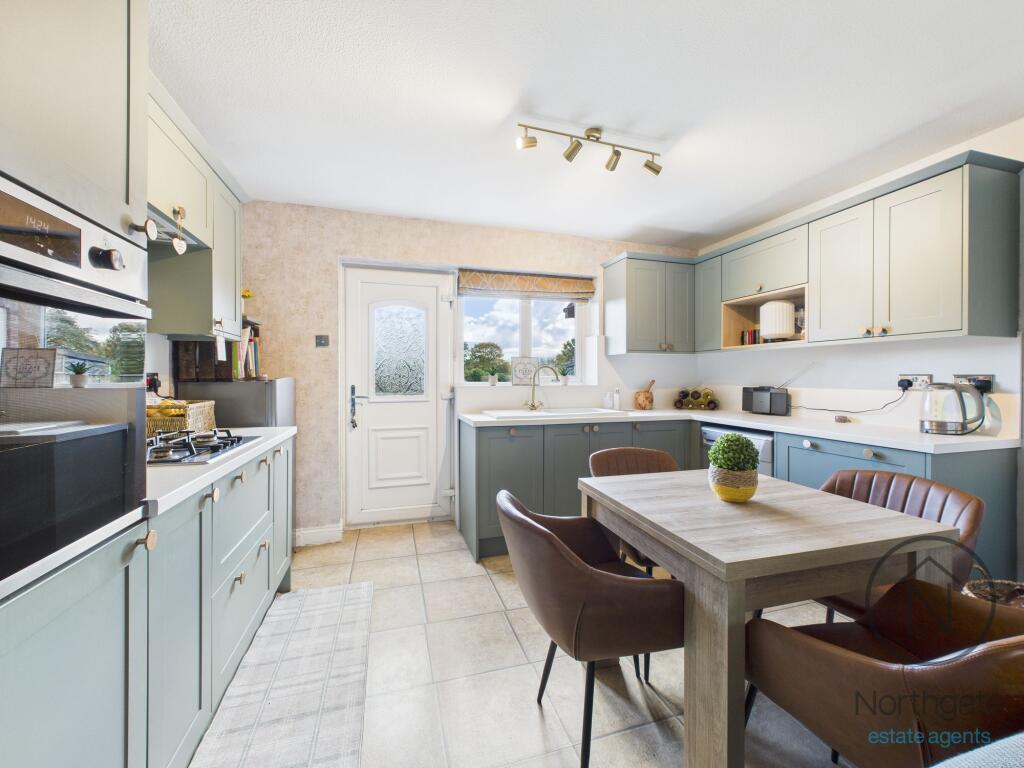 Lockyer Close, Newton Aycliffe, DL5 photo 2
