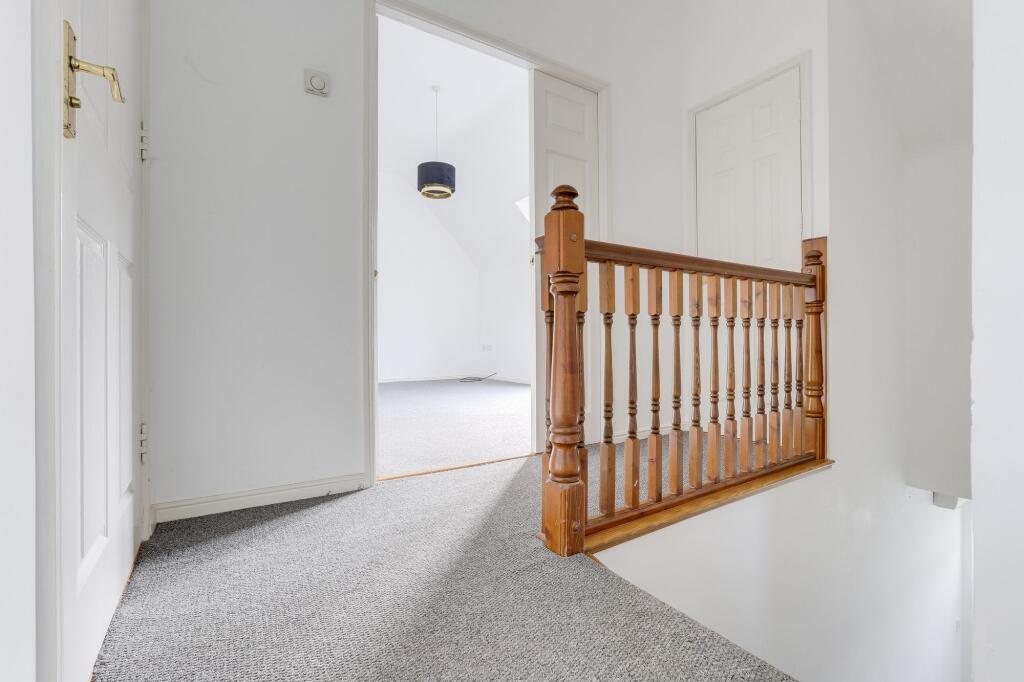 House in Nottingham, Chilwell - View 5