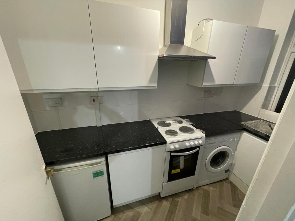 Main image of property: 62, Hill Road, CR4 2HR