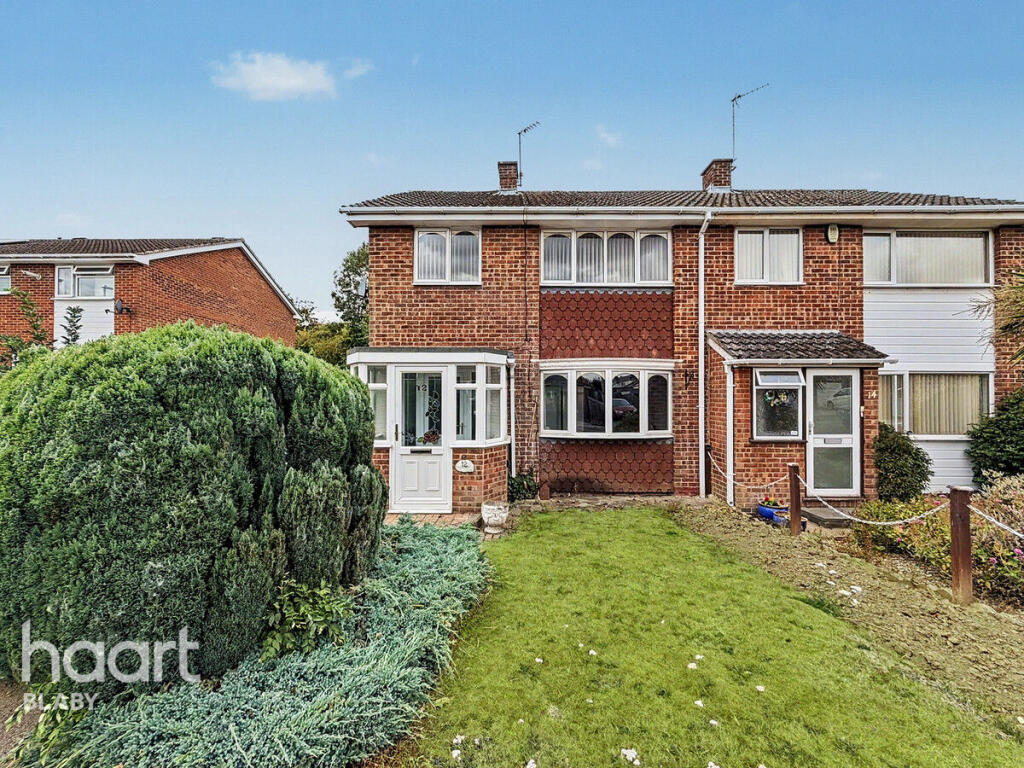 3-bed semi-detached on Greenfields, Leicester, £250,000