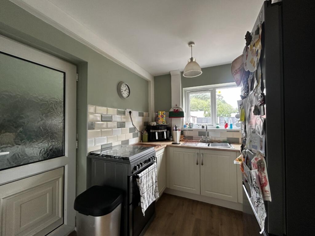 Rugeley Avenue, Willenhall, West Midlands, WV12 photo 5