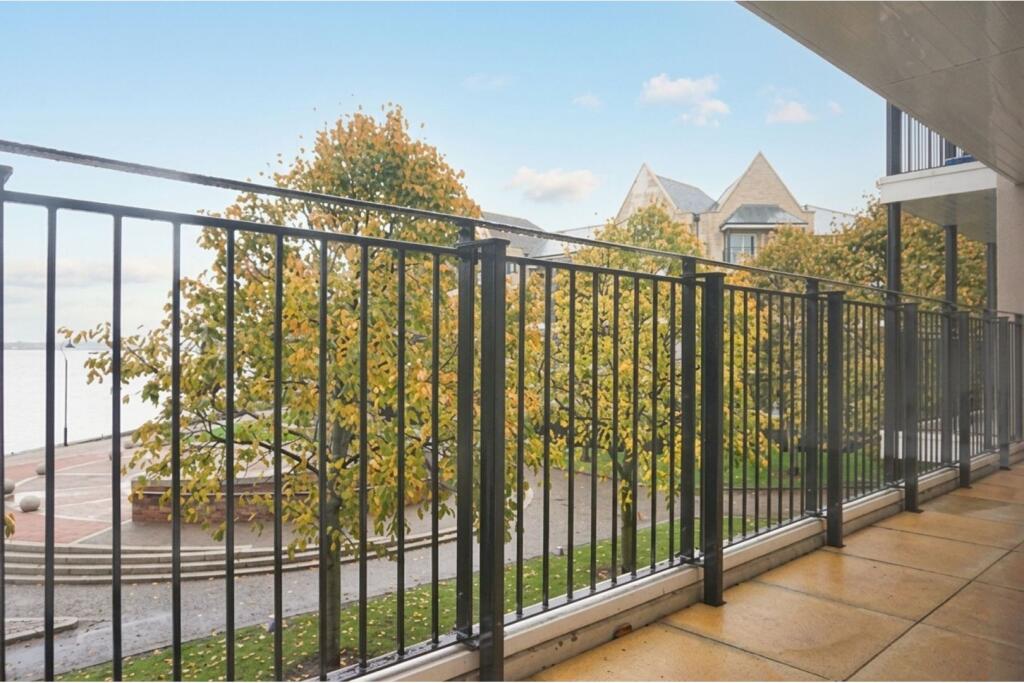 Apartment in Dartford, Swanscombe and Greenhithe - More