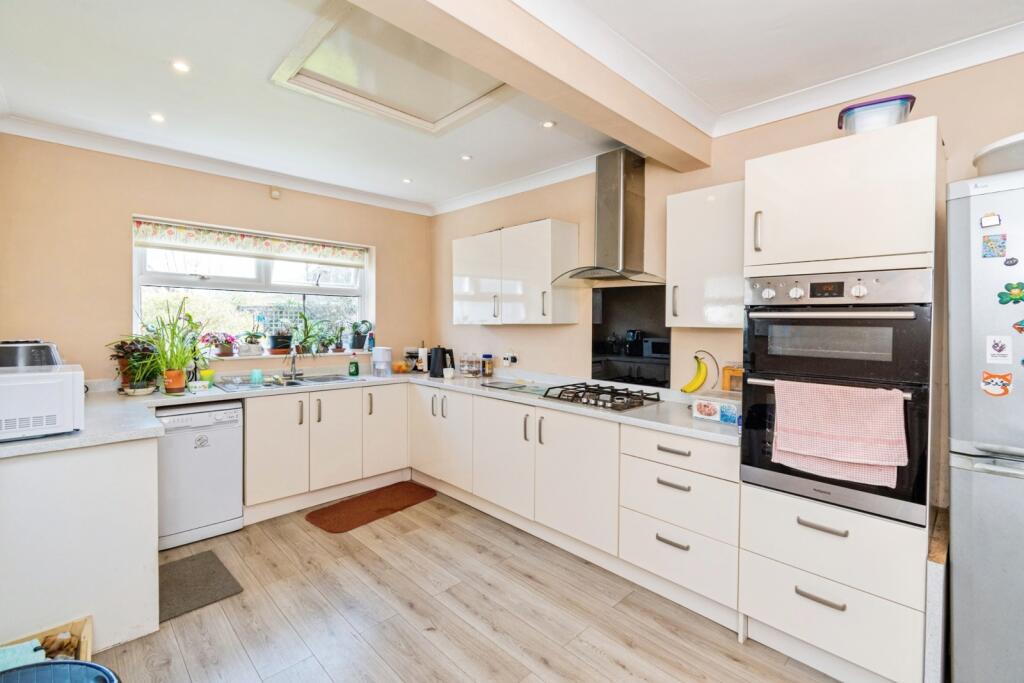 Northlands Road, Totton, Southampton, Hampshire, SO40 photo 2