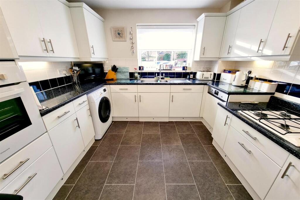 Apartment in London - View 3