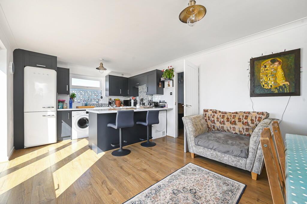 Normans Bay, Pevensey, BN24 6PS photo 4