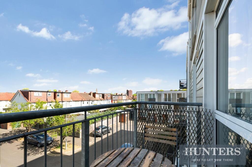 Apartment in London, Hanwell - View 5