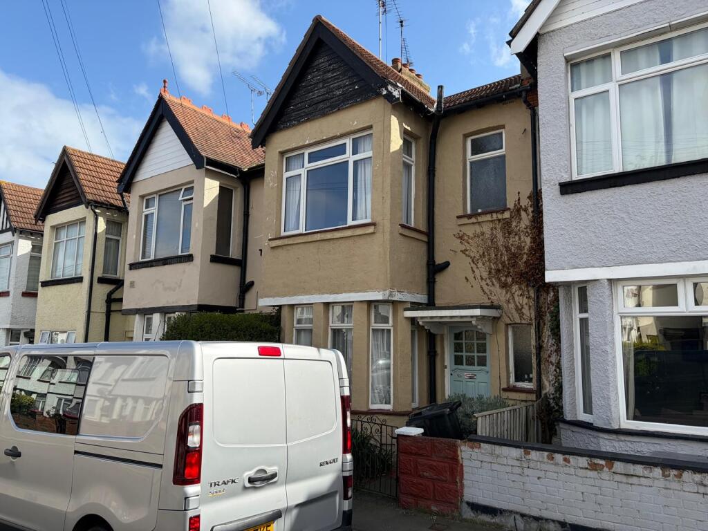 Main image of property: Tintern Avenue, Westcliff-on-Sea, SS0