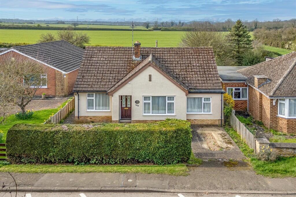 Main image of property: Northampton Road, Broughton, NN14