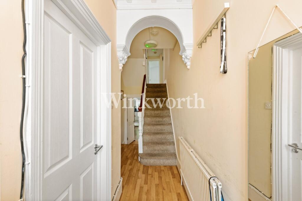 House in London - View 2