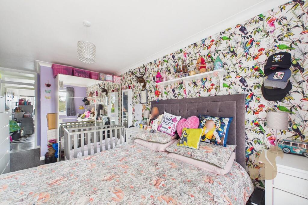 Apartment in Southend-on-Sea - View 5