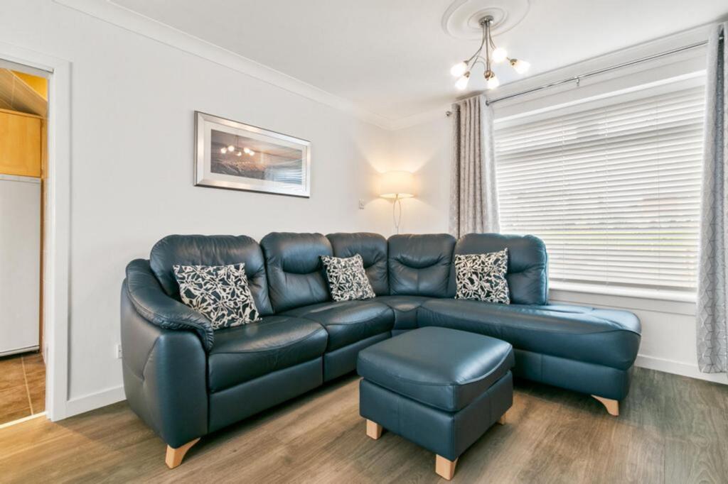 Castlemilk Drive, Glasgow, G45 photo 3