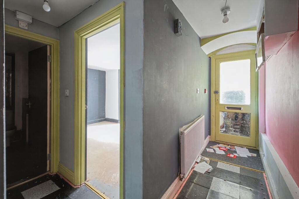 Apartment in Hove, Brunswick - View 5