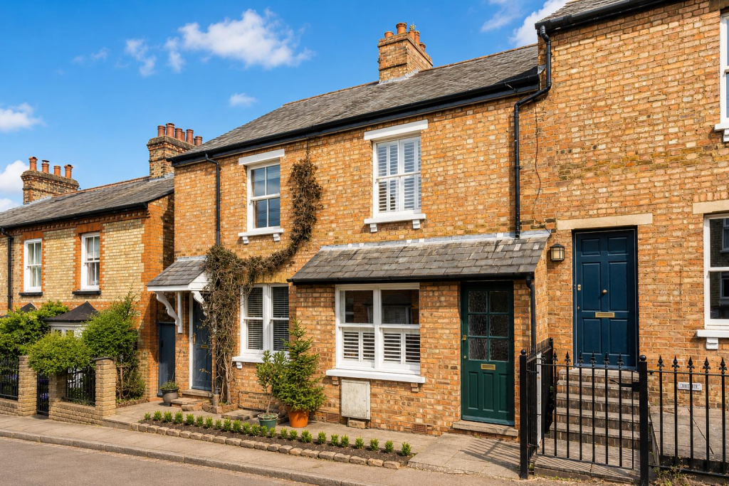 2-bed terraced on Nelson Street, Bengeo, £550,000