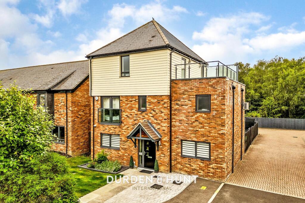 Main image of property: Park View, Chigwell, IG7