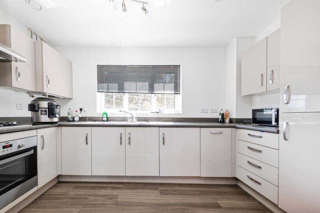 Apartment in Milton Keynes - View 3
